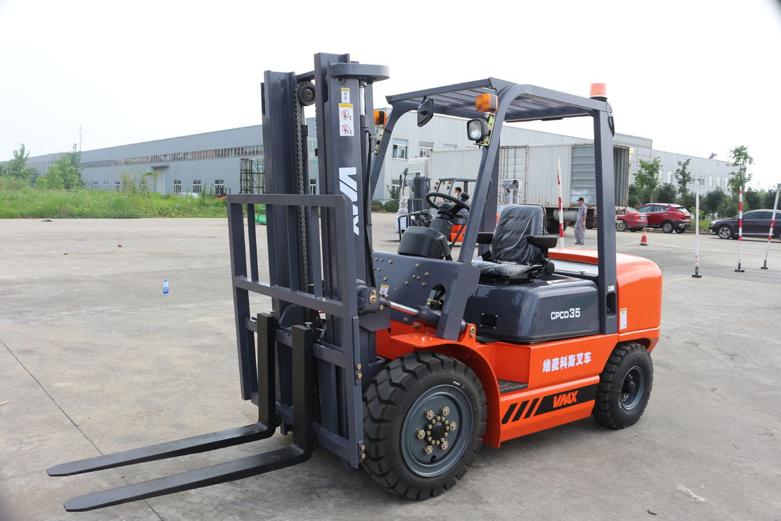 3.5 Ton Rough Terrian Forklift Diesel Engine 1070mm Fork Length 6000mm Max Lifting Height